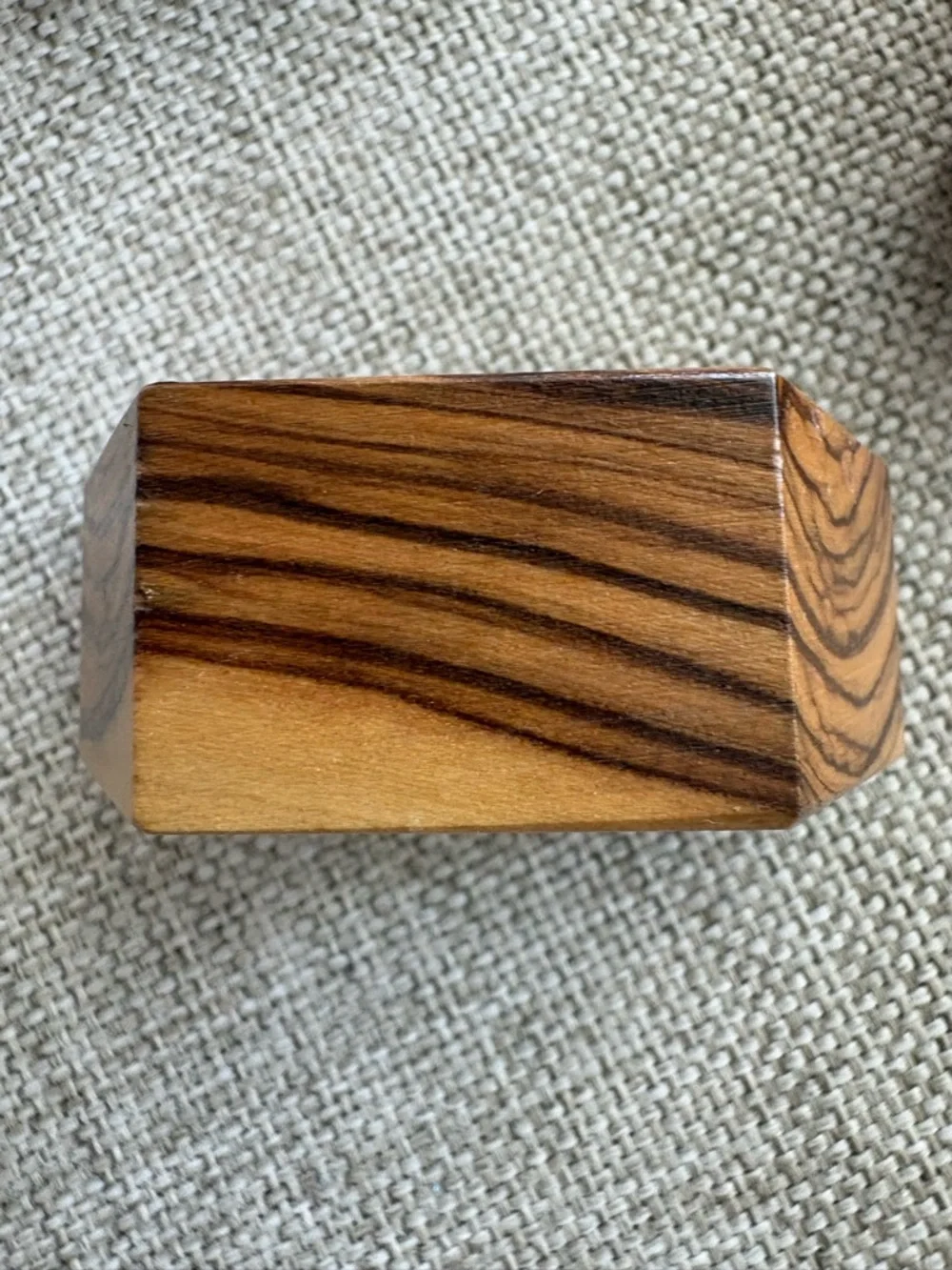 Set of 6 Wood Napkin Rings – Geometric Olive Wood Style Tabletop Decor